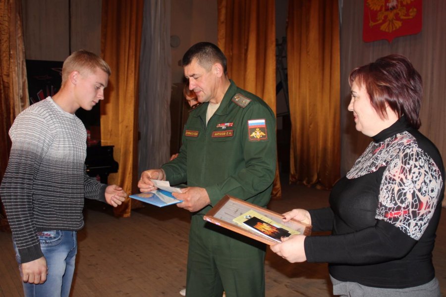 Комитет солдатских матерей Липецкой области собирает книги для служащих в армии ребят
